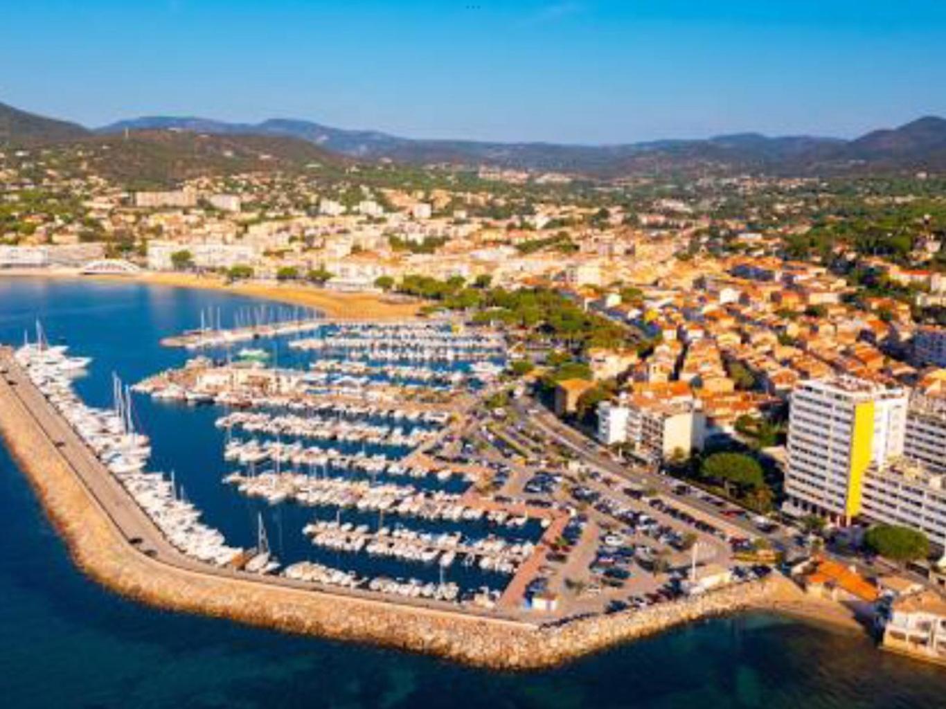 Residence 4 Etoiles Port Marine Sainte-Maxime Exterior foto